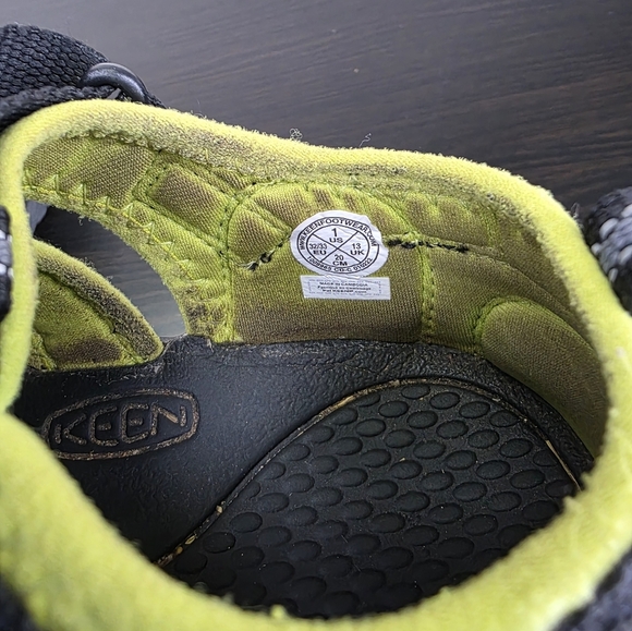 KEENS Black Water Big Kids' Newport H2 Size 1 - Picture 13 of 14